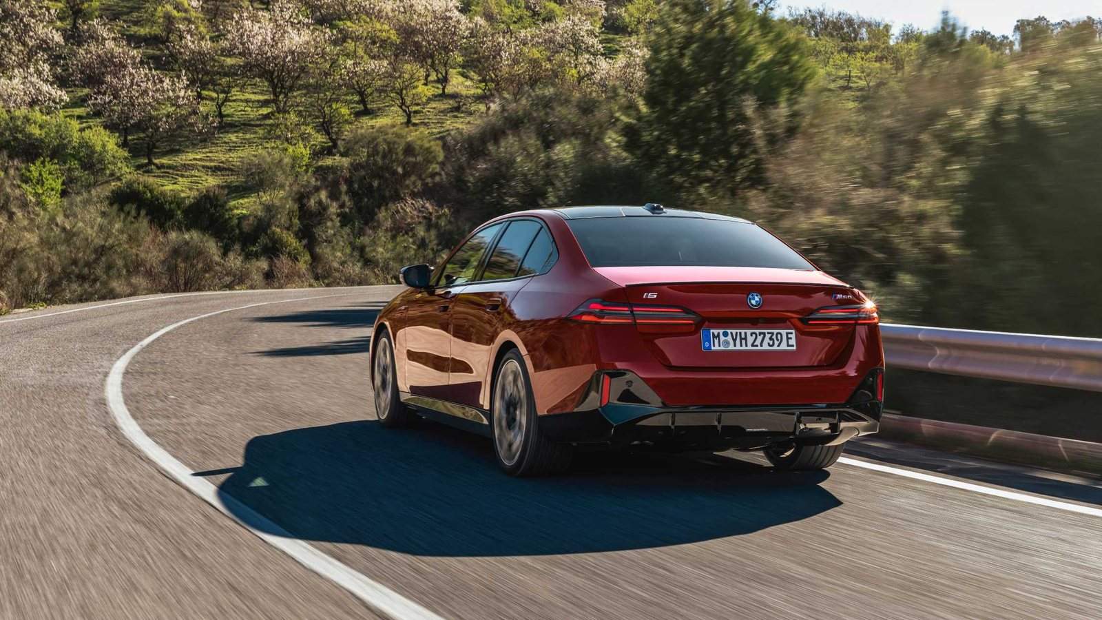 BMW 520i 세단 고속 주행 다이내믹스와 섀시 서스펜션 세팅