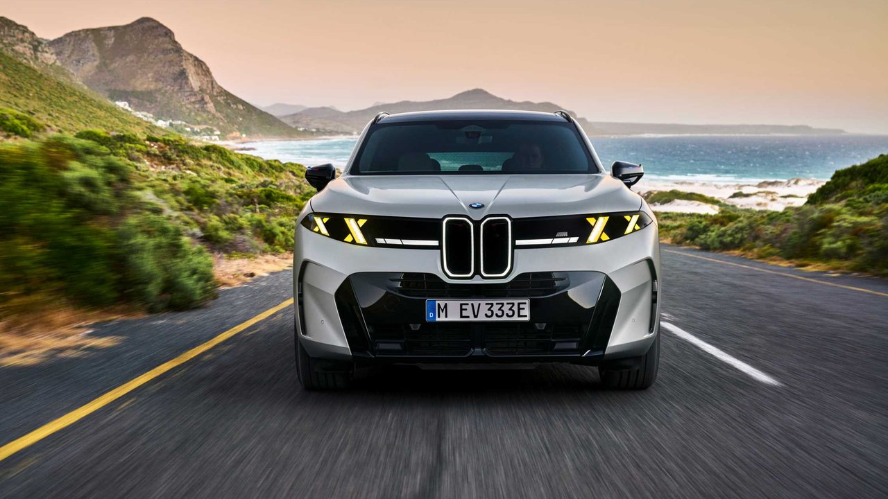 5세대 BMW X5 M60e M 퍼포먼스 전면 범퍼 및 키드니 그릴 M 배지