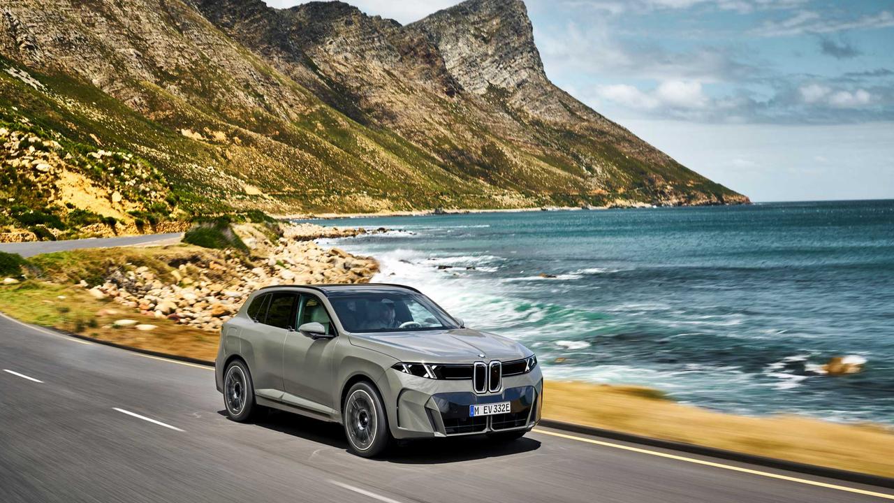 BMW iX5 60 xDrive 3,035mm 휠베이스 측면 와이드 실루엣
