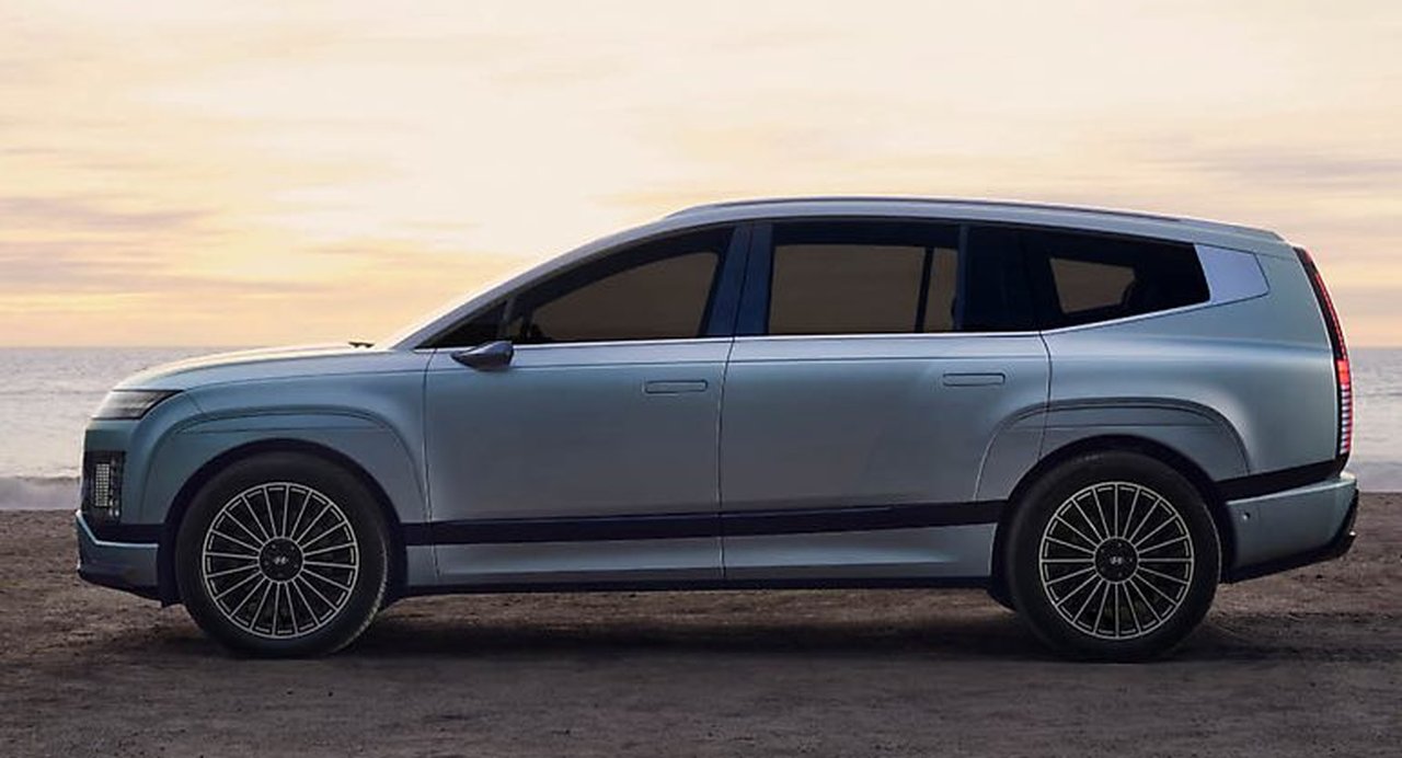 연말 대규모 출고 조건이 기대되는 플래그십 전기 SUV