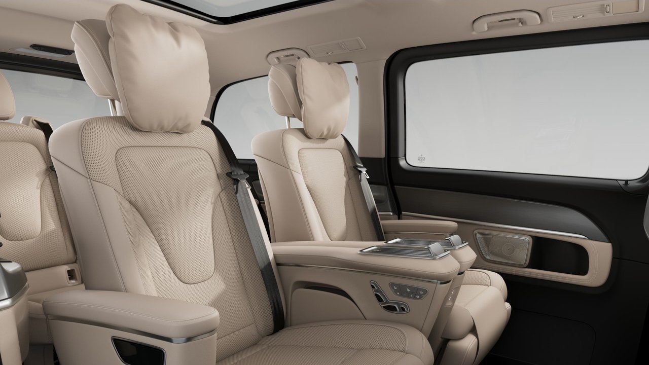 메르세데스-벤츠 더 뉴 V 300 d 4MATIC 2열 실크 베이지 나파 가죽 시트